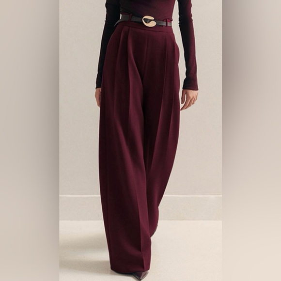 Commense Metal Belt Pleated High-Waisted Pants - Picture 2 of 13